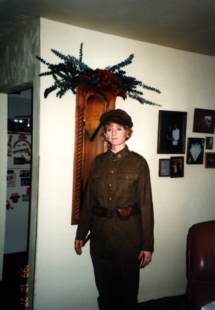 Deanna DiCola with WWI uniform & belt.